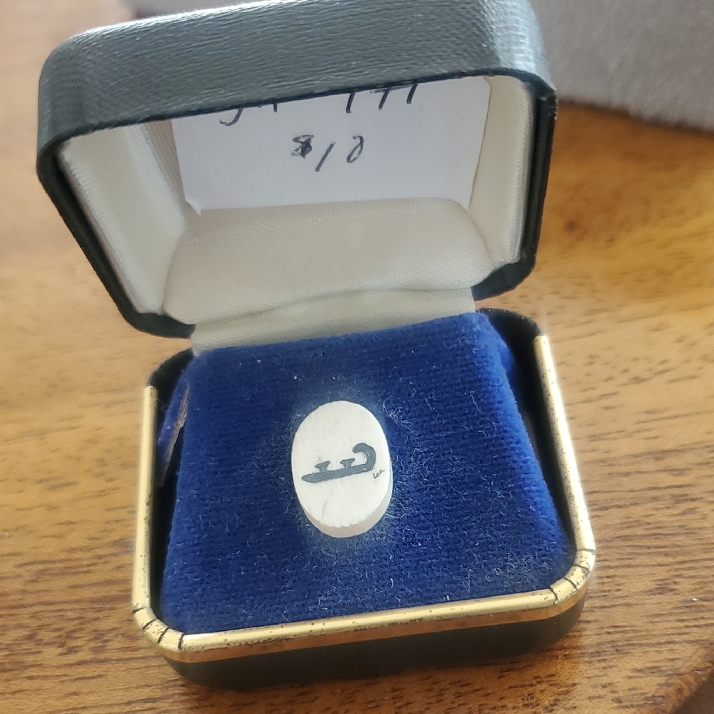Elegant Man Scrimshaw Tie Tac Handmade By LEE HASELTON FROM Cape Cod. VINTAGE.